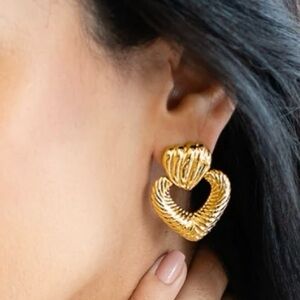 Shymi Textured Heart Drop Earrings NWOT